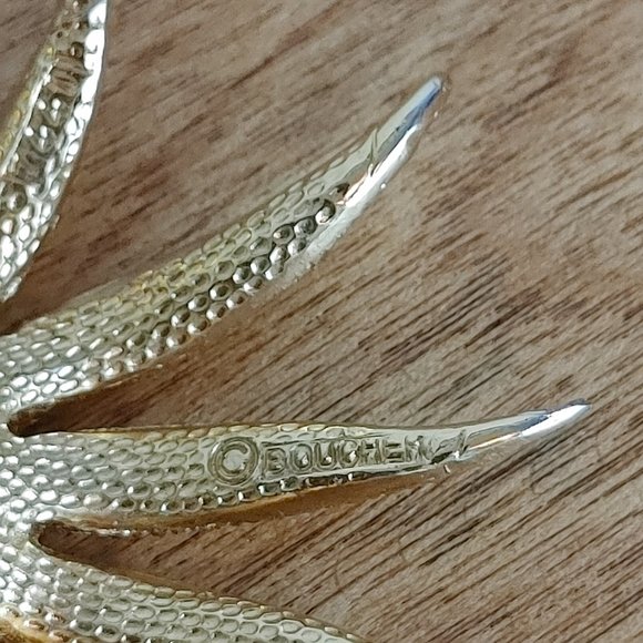 Vintage Marcel Boucher Brooch #7441 Gold Floral with Faux Pearl Center - Picture 7 of 10